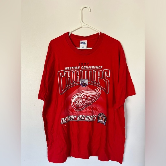 Other - Vintage 1997 Detroit Red Wings NHL Tshirt XL